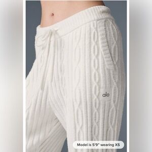 NWT Alo Yoga Cable Knit Winter Bliss Pant - Ivory, Medium